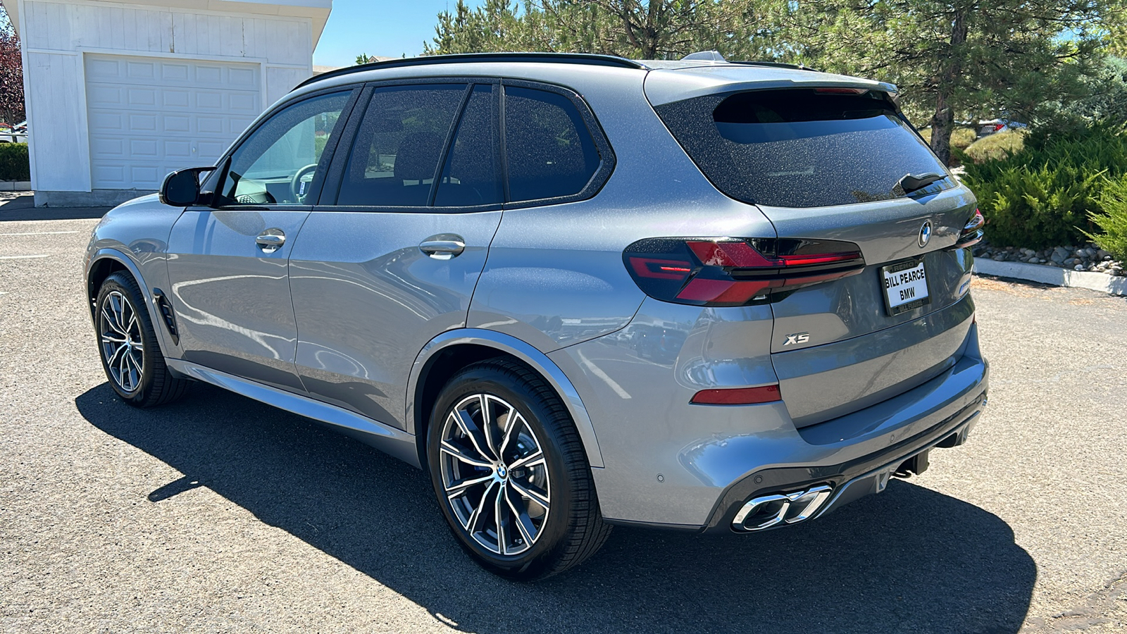 2025 BMW X5 M60i 10