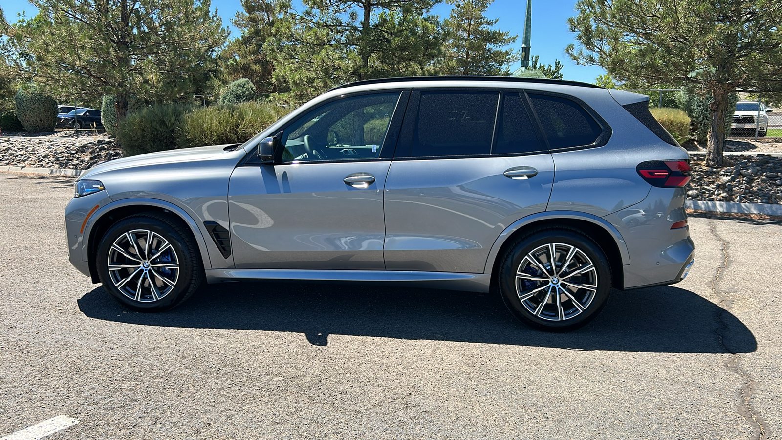 2025 BMW X5 M60i 11