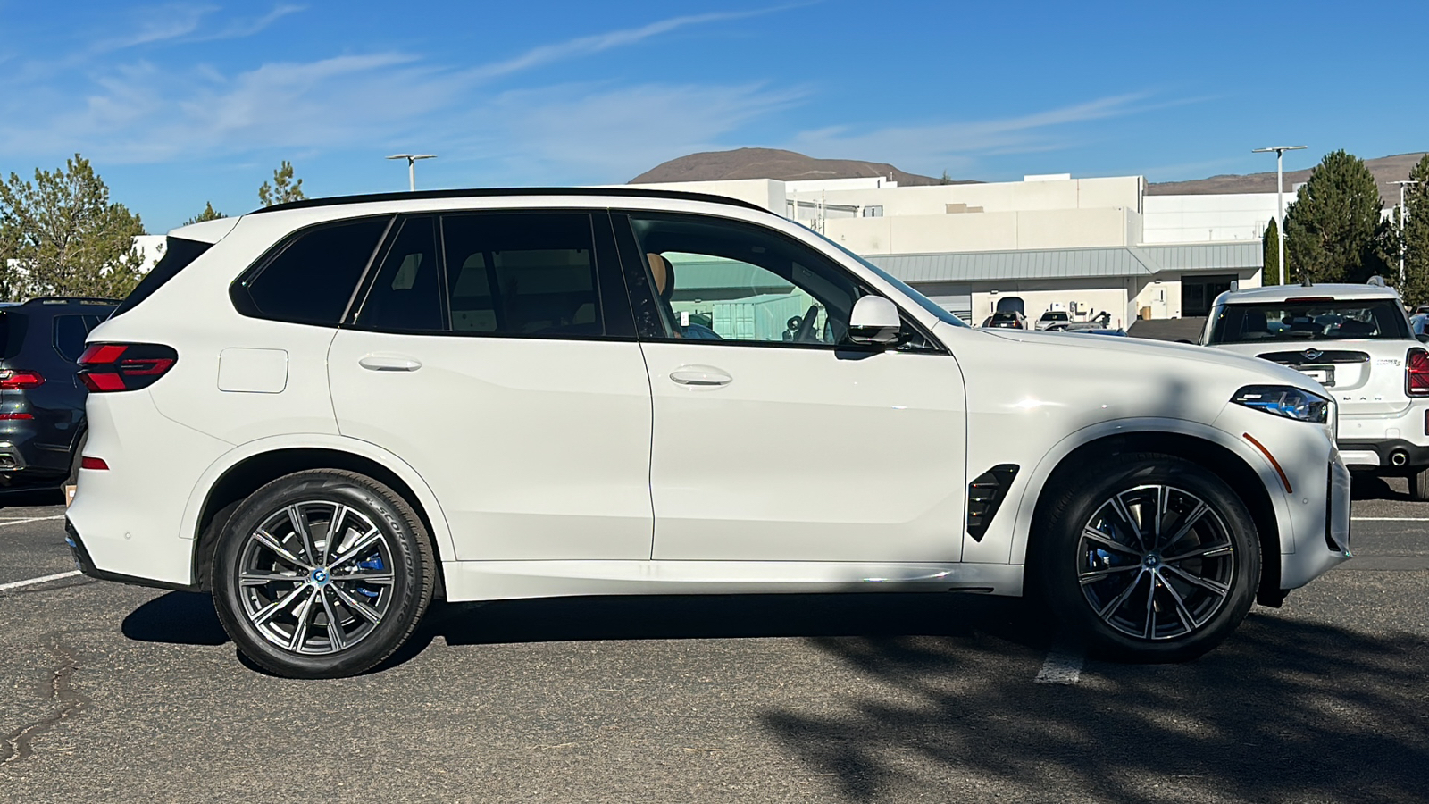 2025 BMW X5 xDrive50e 7