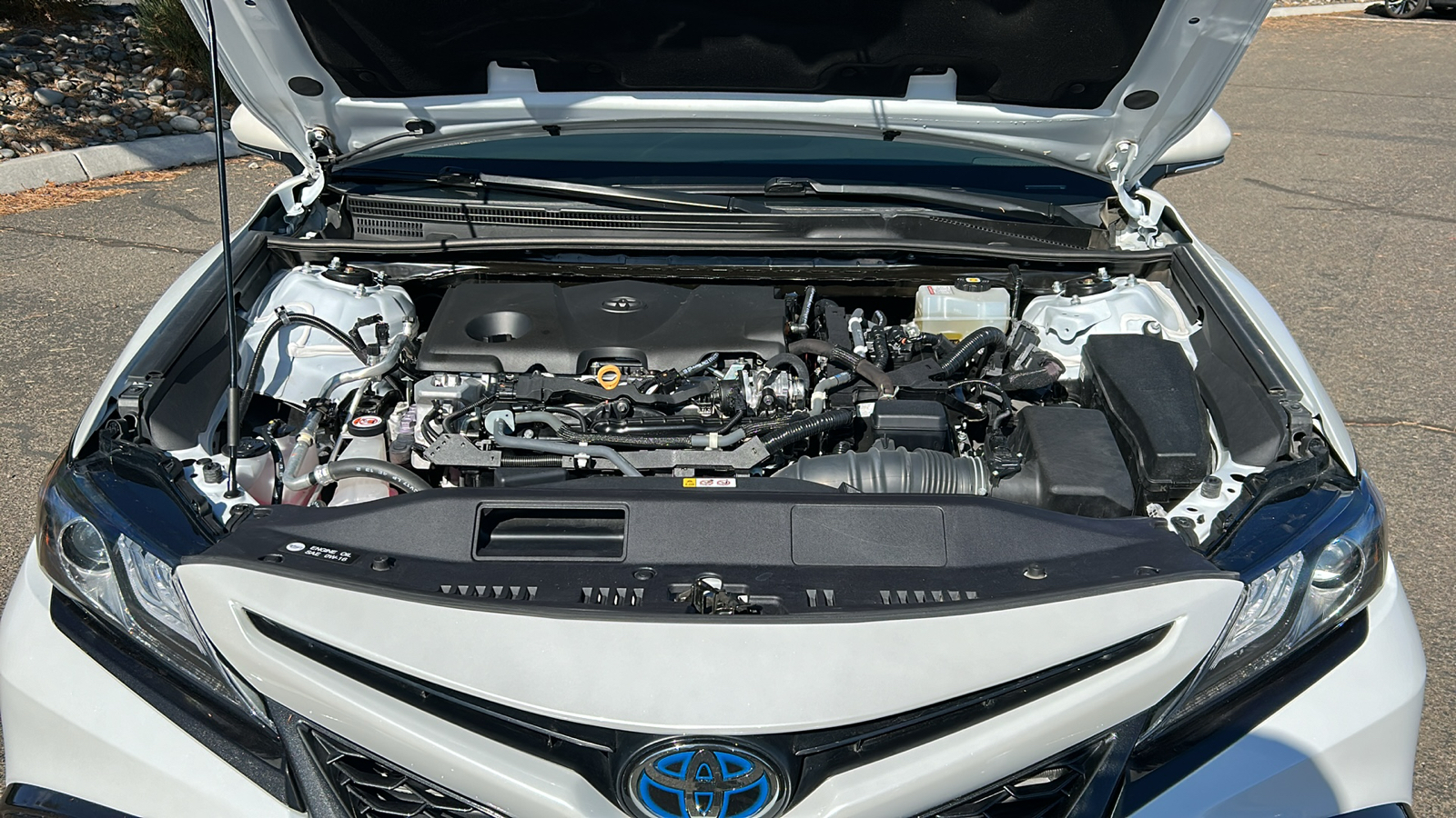 2022 Toyota Camry Hybrid XSE 22