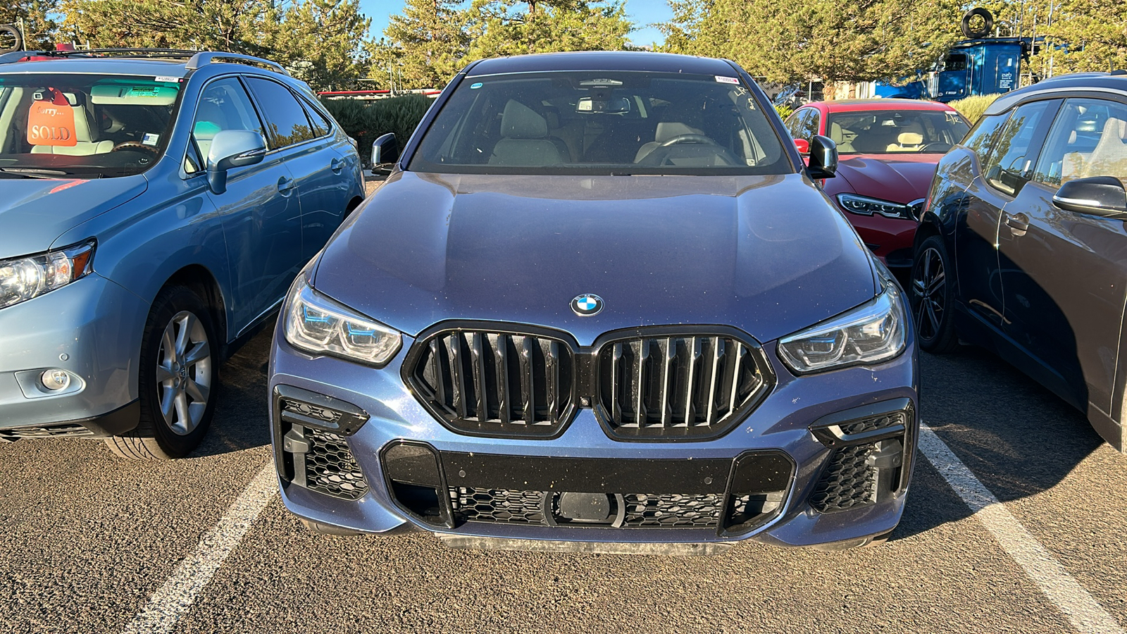 2022 BMW X6 M50i 2