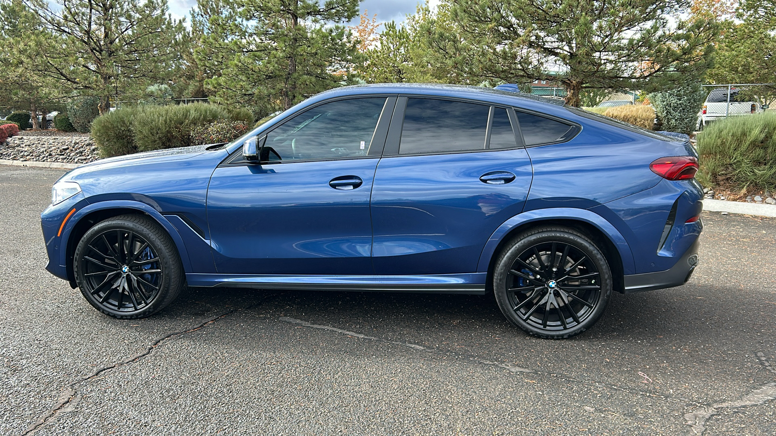 2022 BMW X6 M50i 11