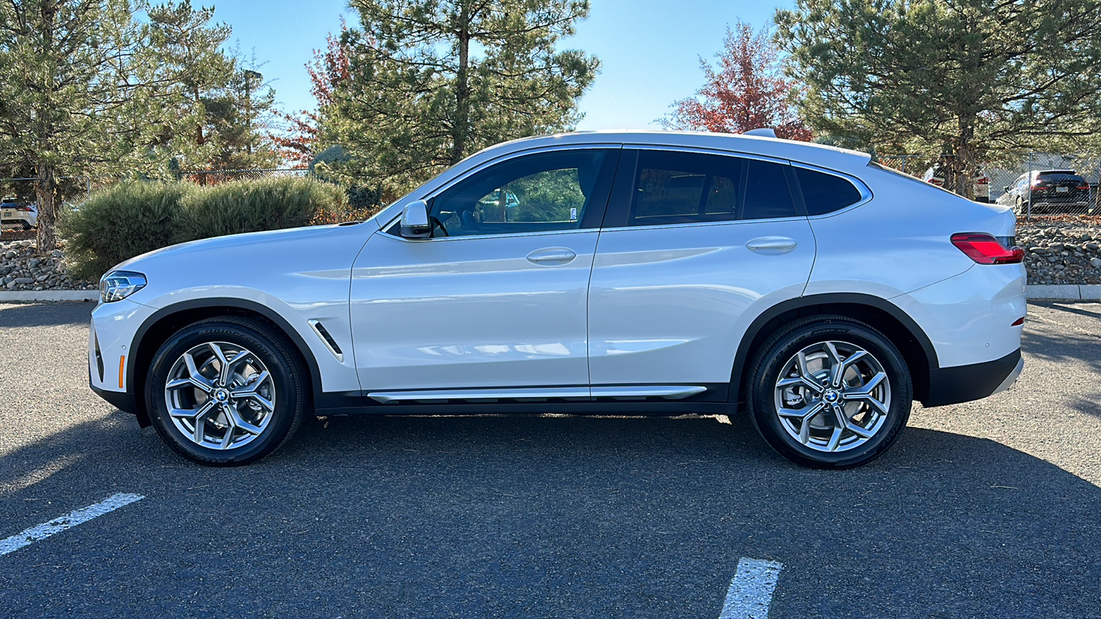 2025 BMW X4 xDrive30i 11