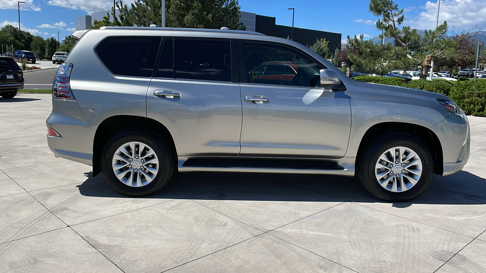 2021 Lexus GX GX 460 Premium 3