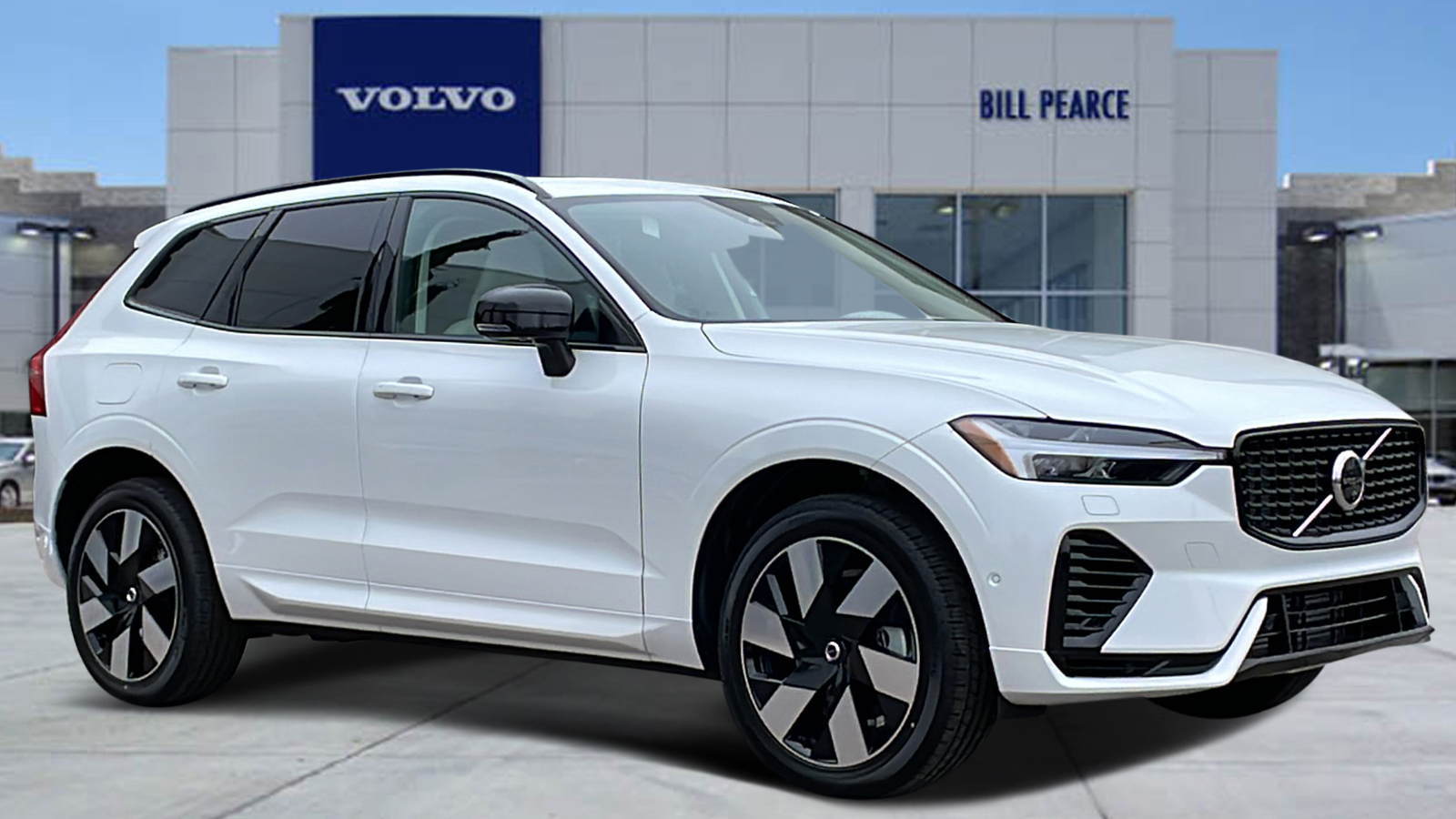 2024 Volvo XC60 Recharge Plug-In Hybrid Plus Dark Theme 1