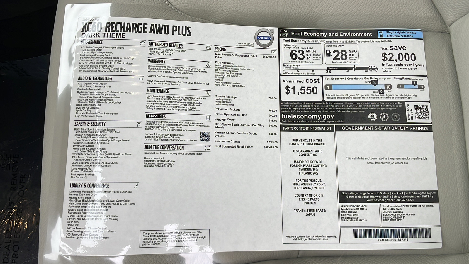 2024 Volvo XC60 Recharge Plug-In Hybrid Plus Dark Theme 14