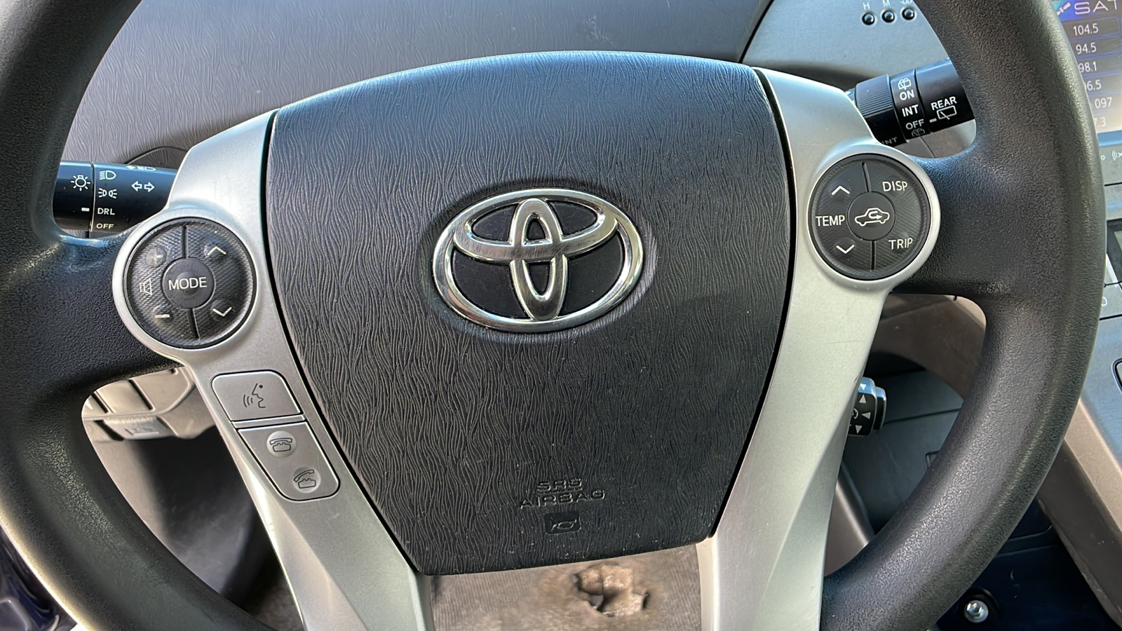 2015 Toyota Prius Four 28