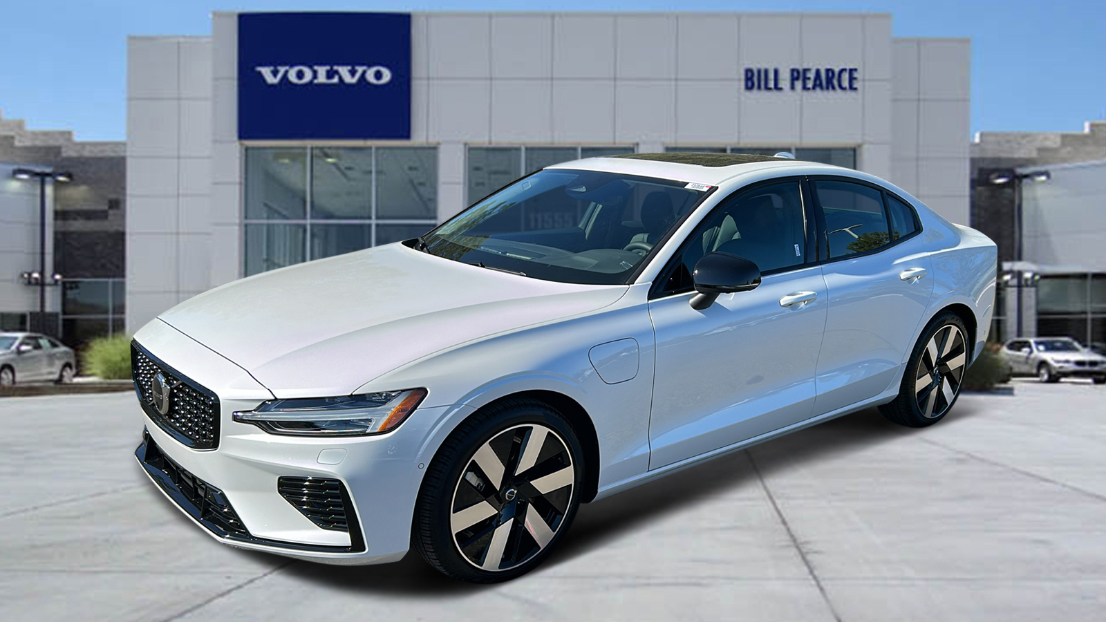 2025 Volvo S60 Plug-In Hybrid Plus 1