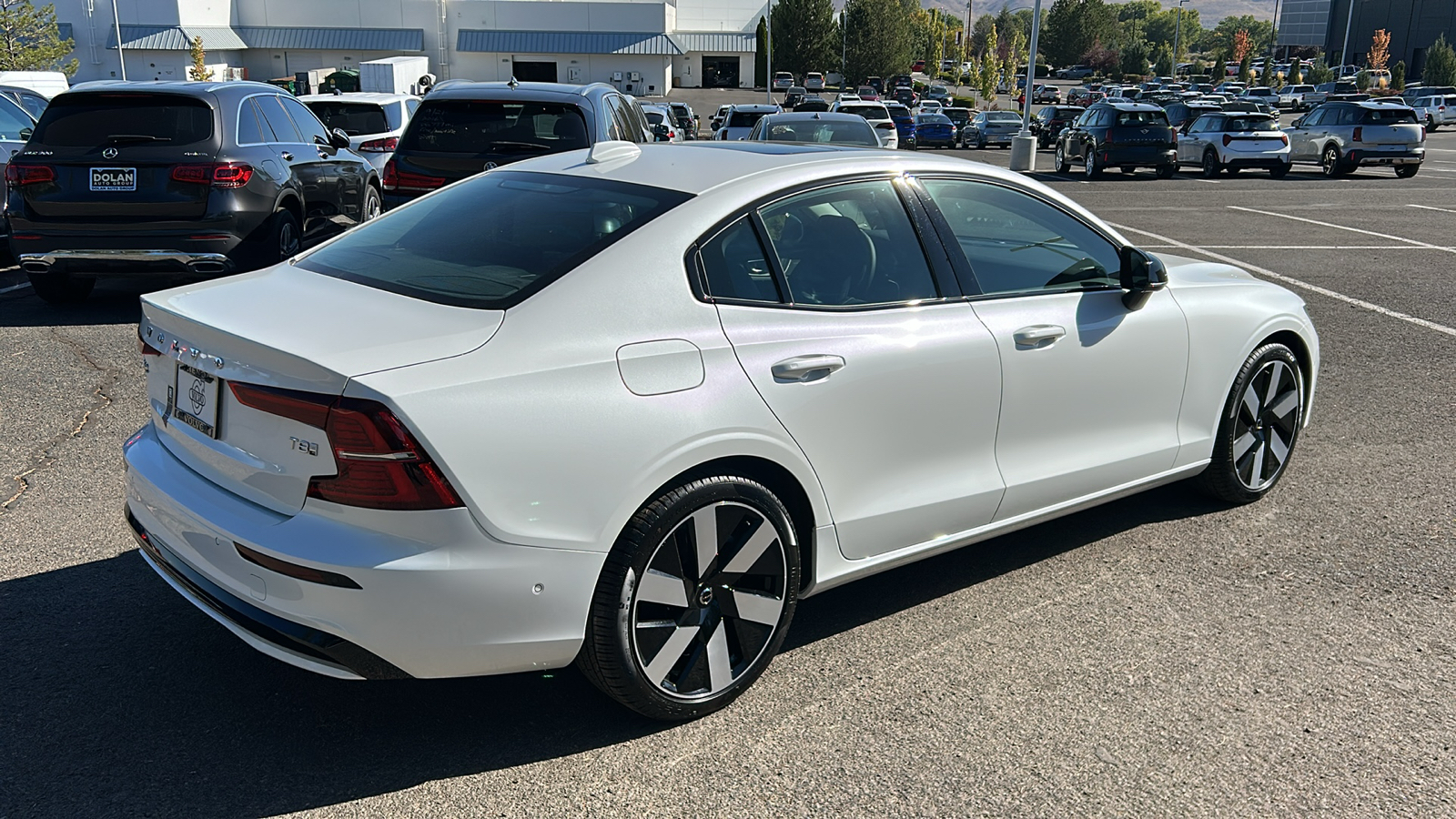 2025 Volvo S60 Plug-In Hybrid Plus 3