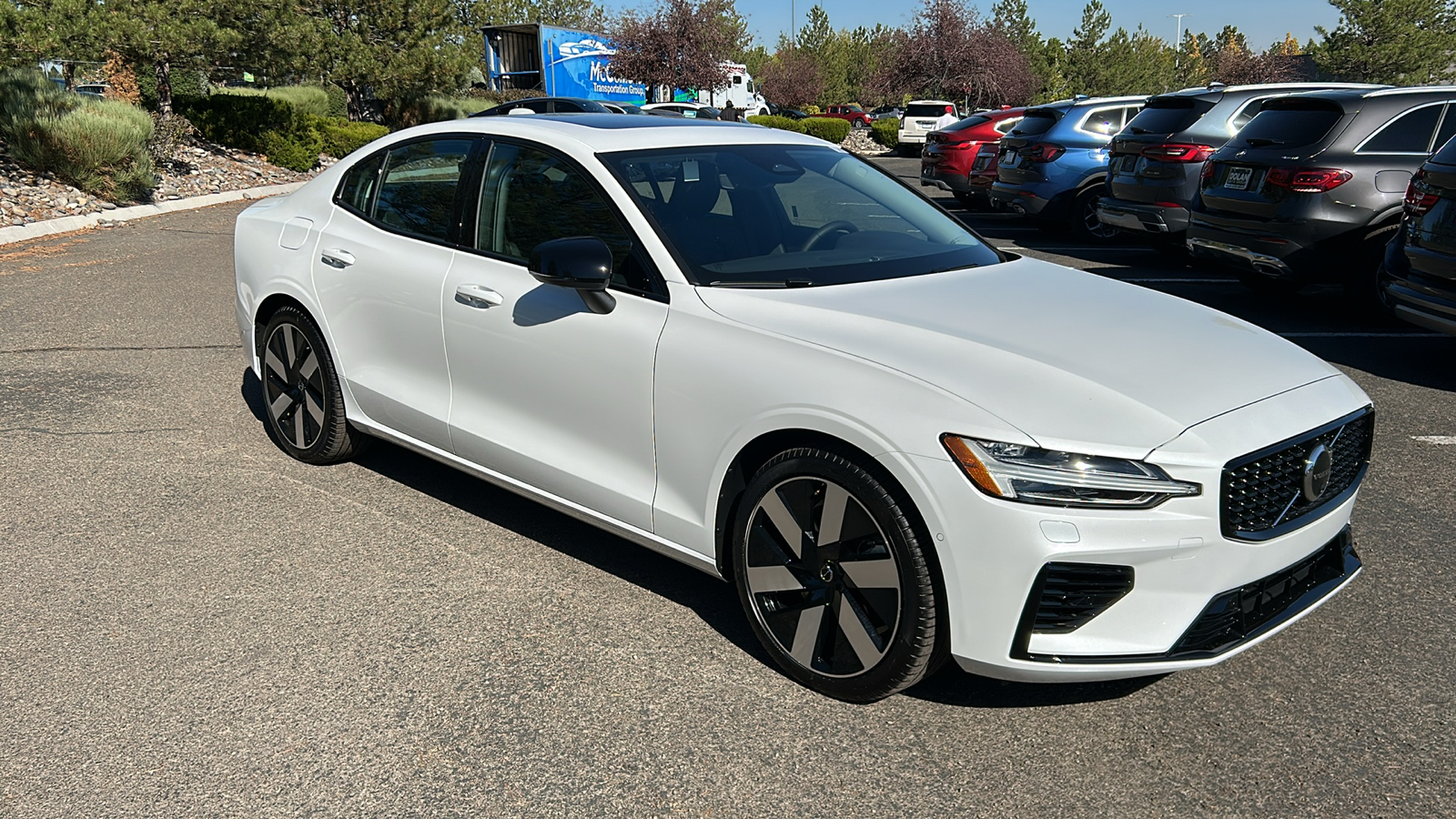 2025 Volvo S60 Plug-In Hybrid Plus 7