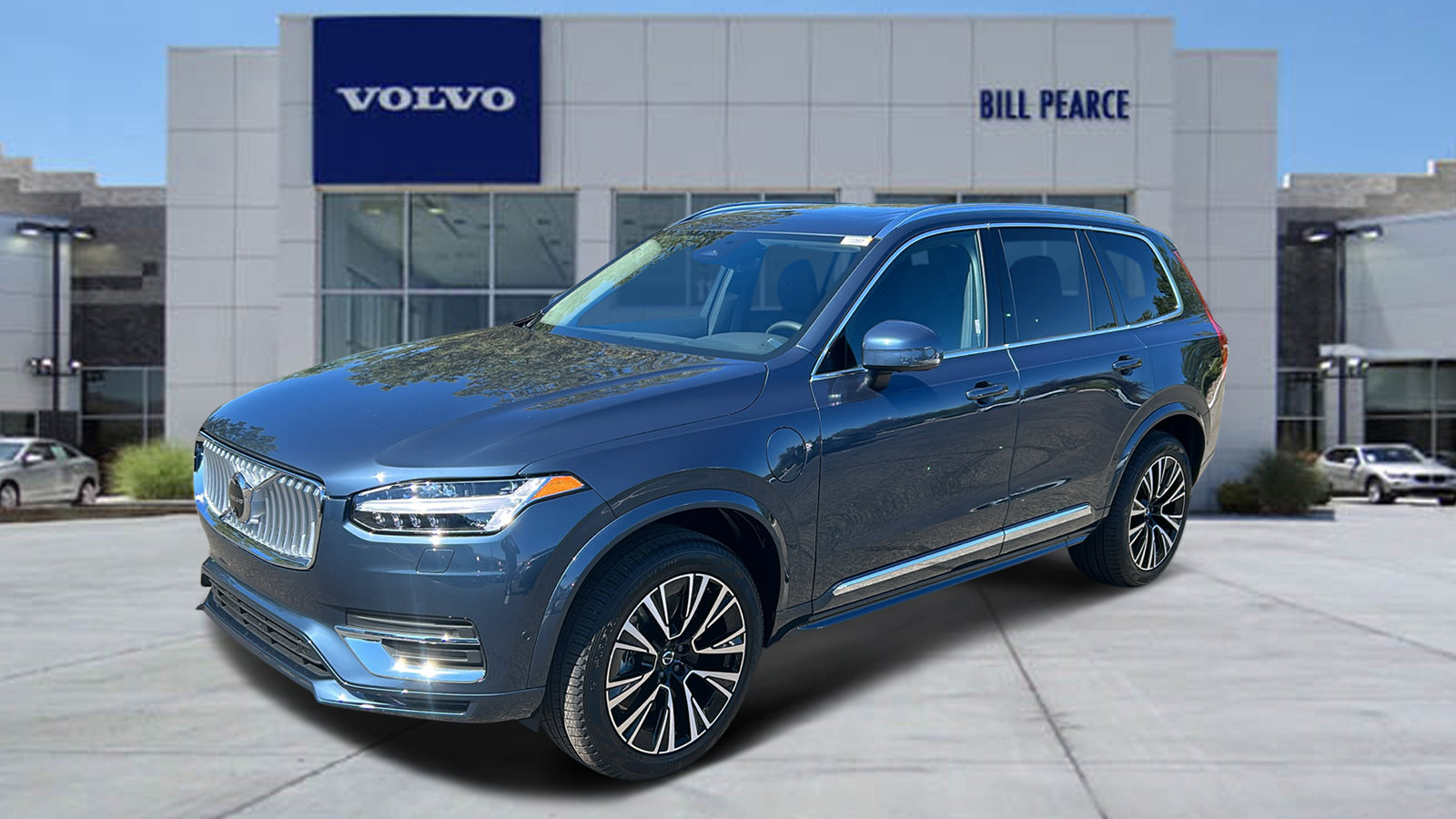 2025 Volvo XC90 Plug-In Hybrid Plus 1