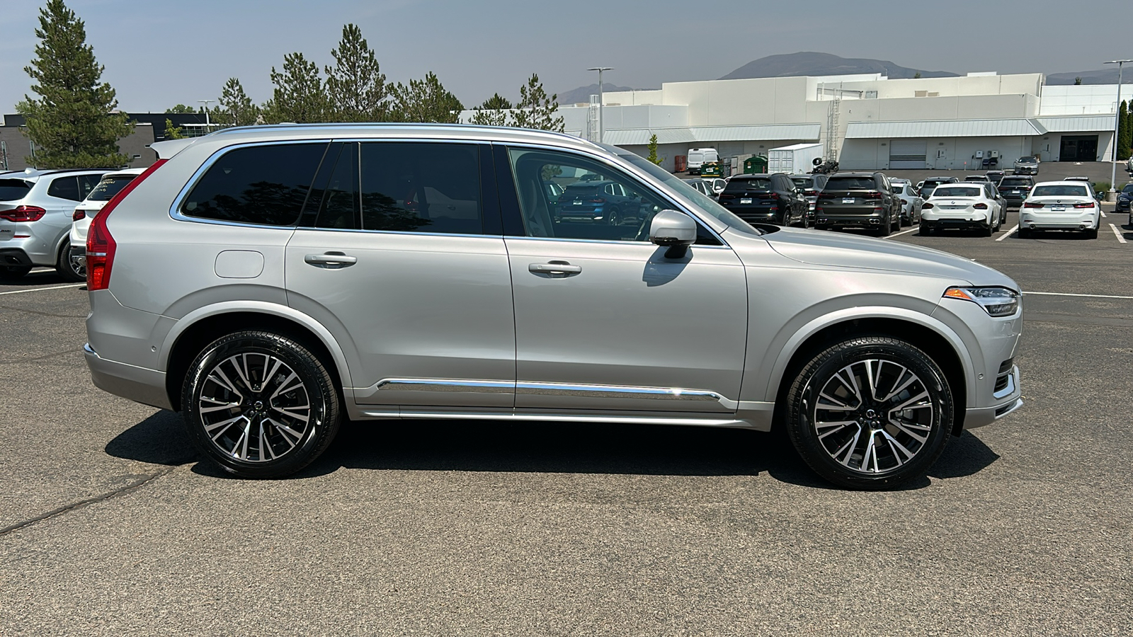 2025 Volvo XC90 Plug-In Hybrid Plus 8