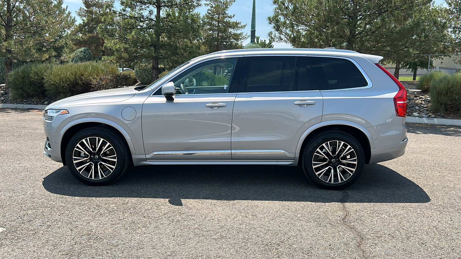 2025 Volvo XC90 Plug-In Hybrid Plus 11