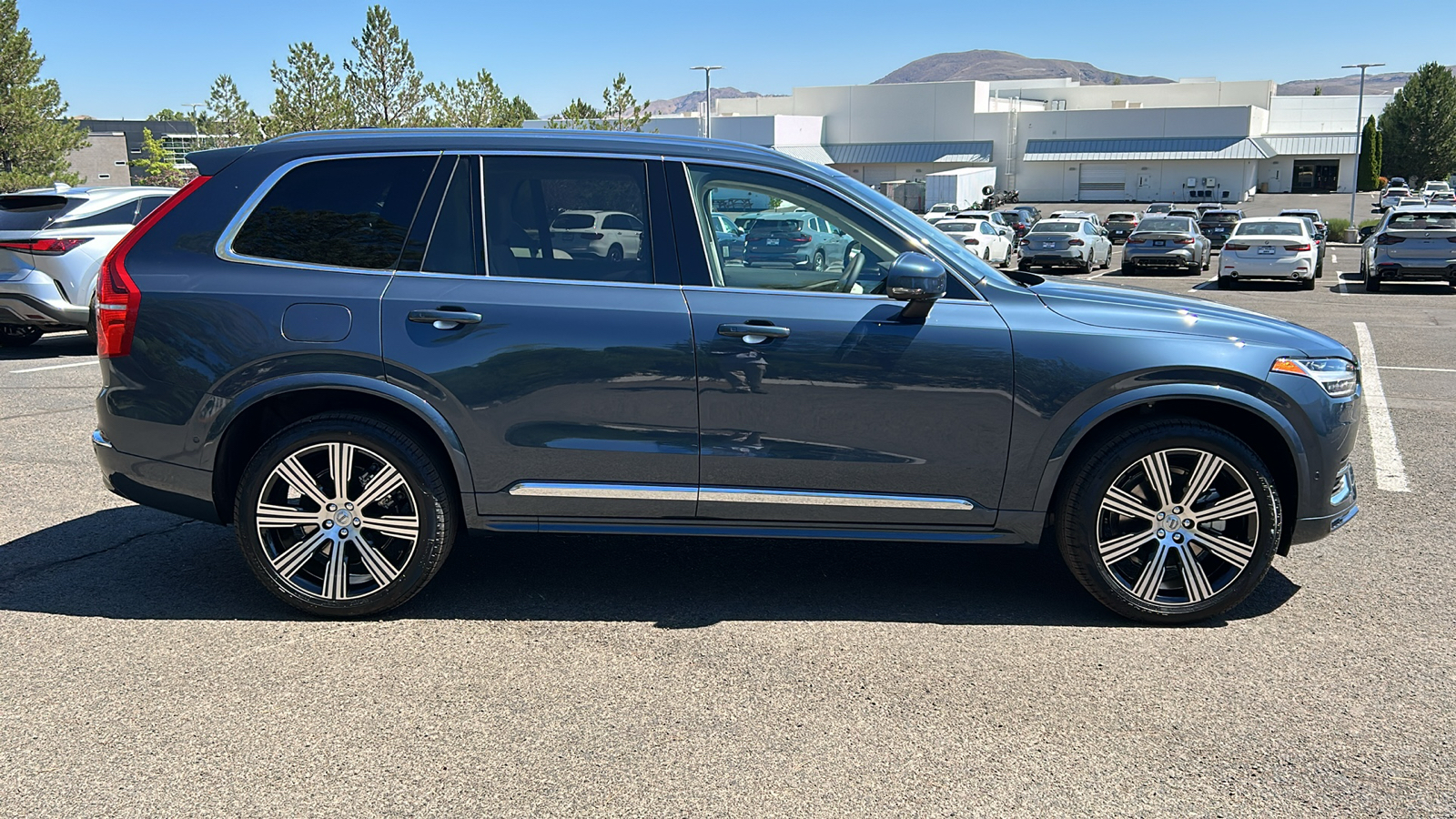 2025 Volvo XC90 Ultra 8