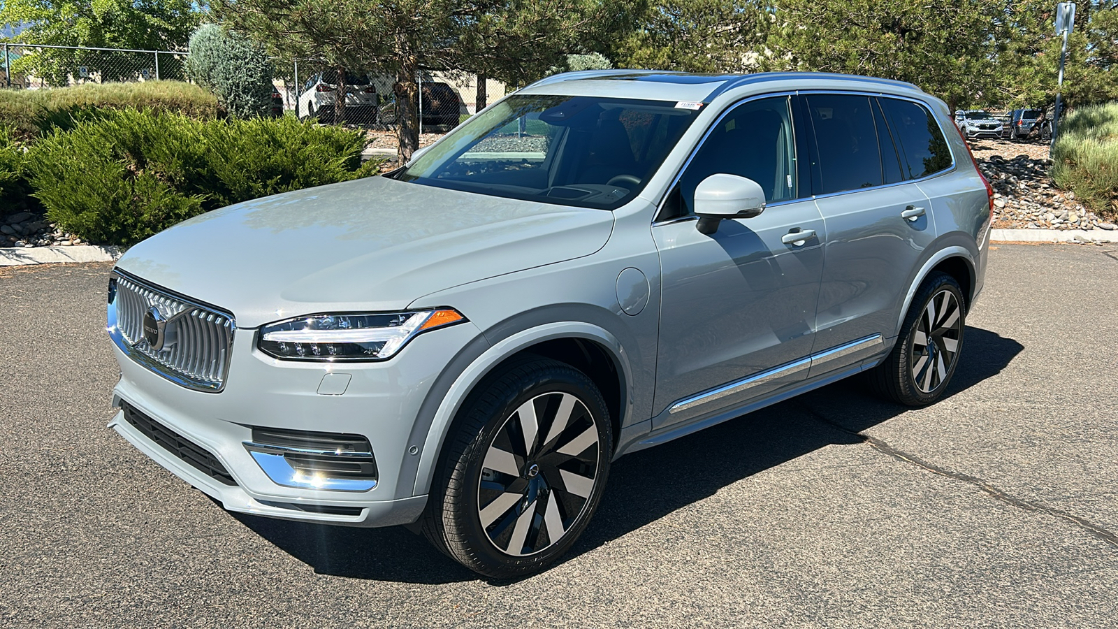 2025 Volvo XC90 Plug-In Hybrid Ultra 2