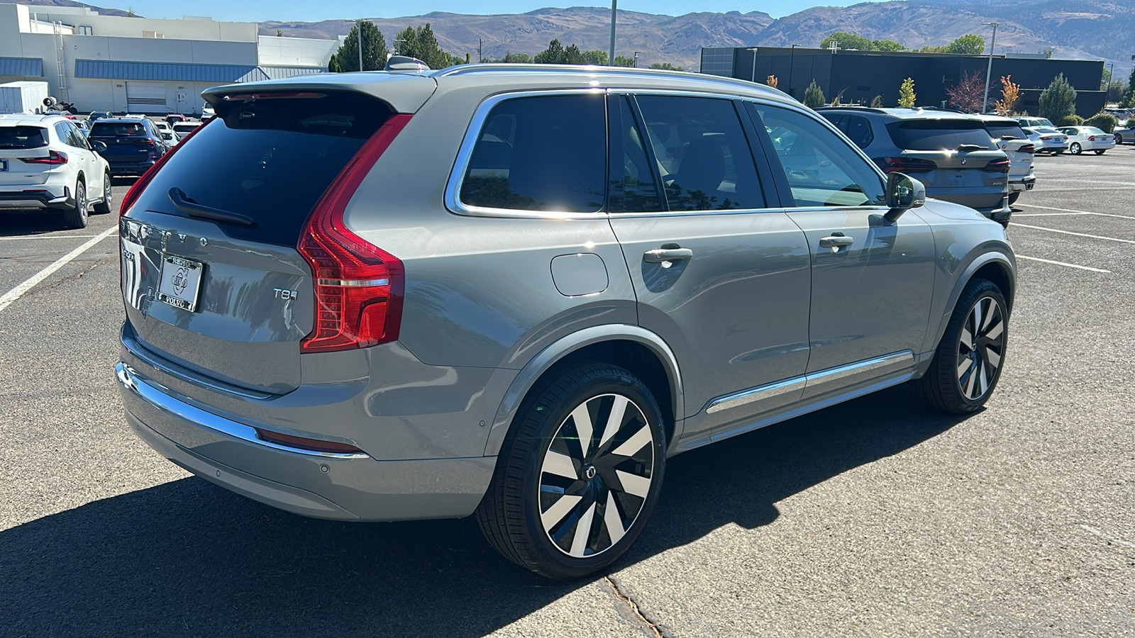 2025 Volvo XC90 Plug-In Hybrid Ultra 3