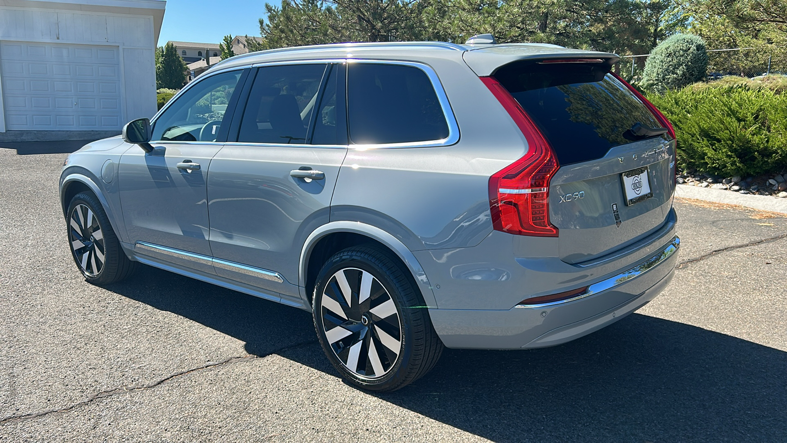 2025 Volvo XC90 Plug-In Hybrid Ultra 10