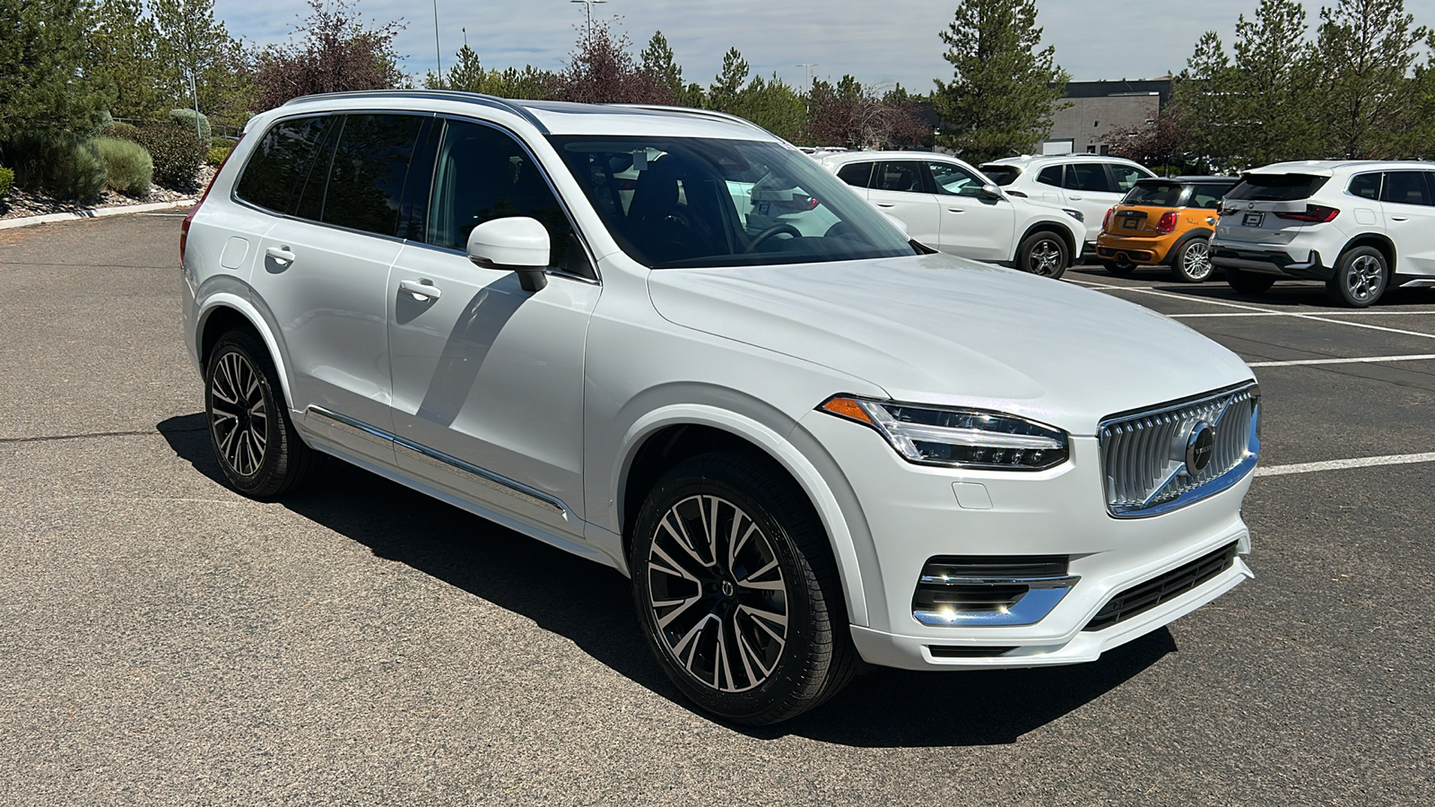 2025 Volvo XC90 Plug-In Hybrid Core 7