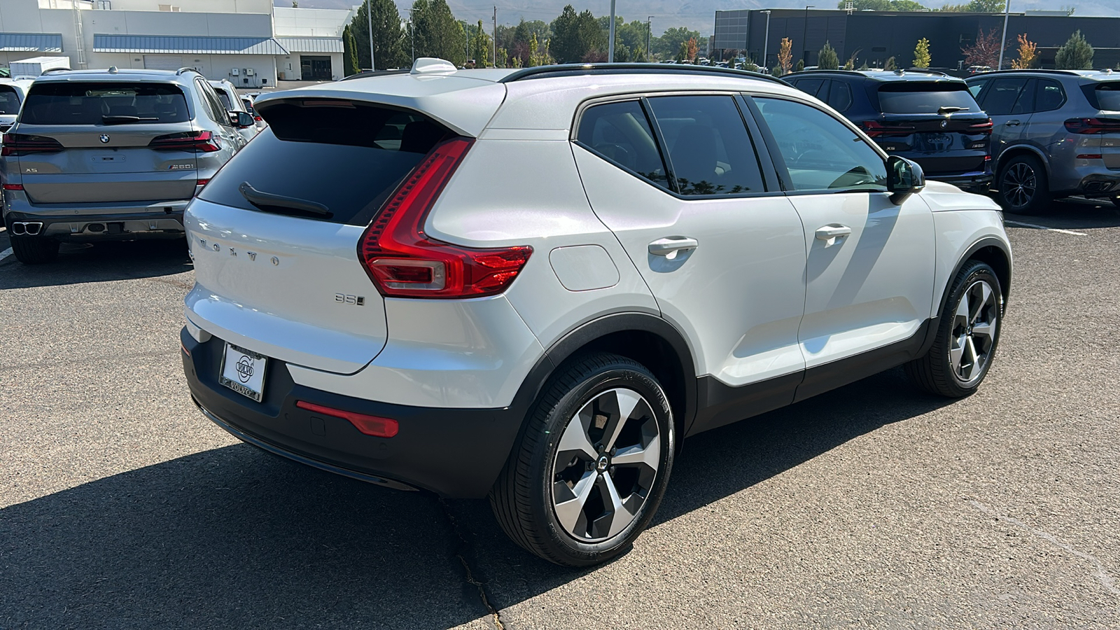 2025 Volvo XC40 Plus Dark Theme 3