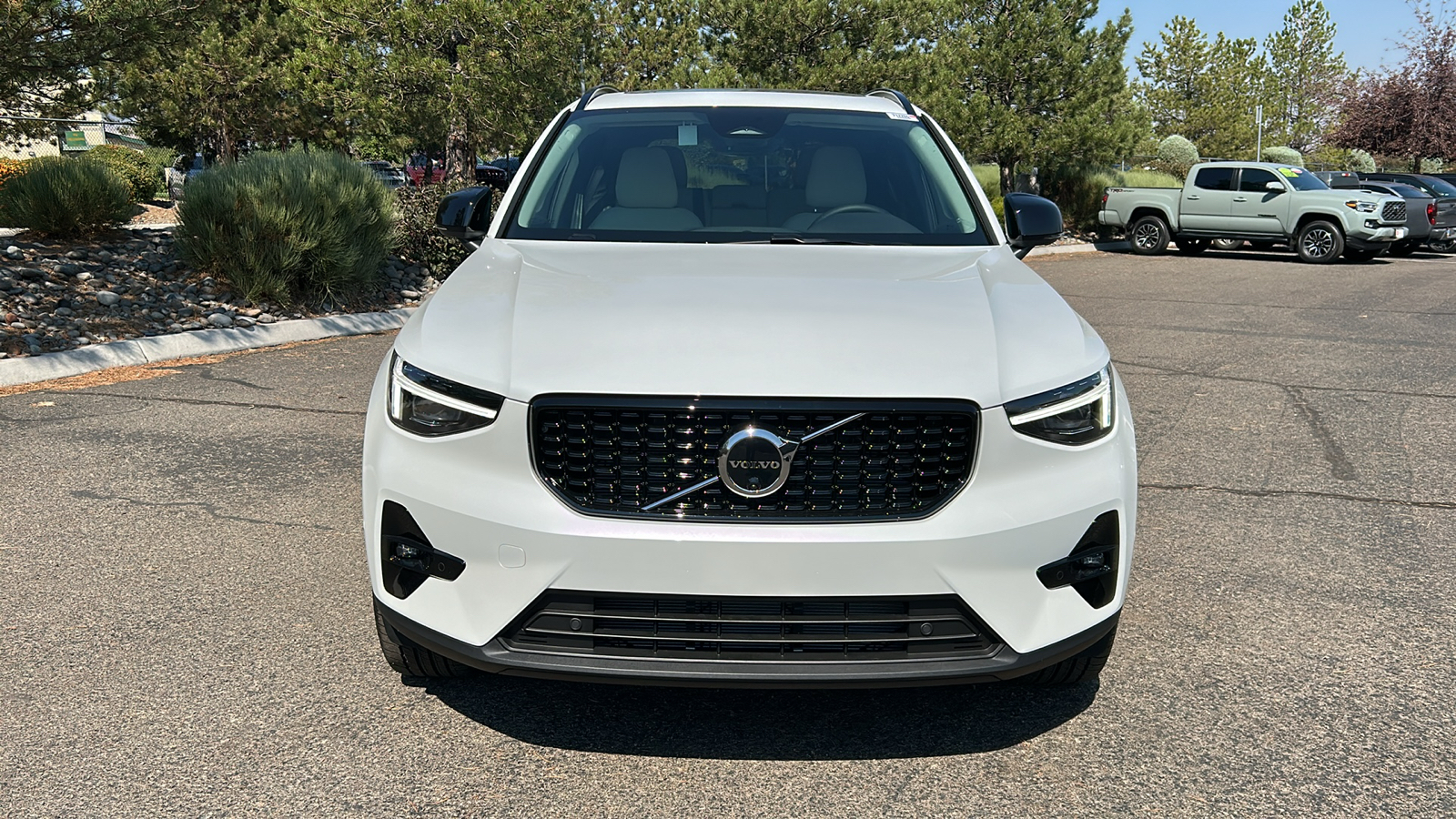 2025 Volvo XC40 Plus Dark Theme 6