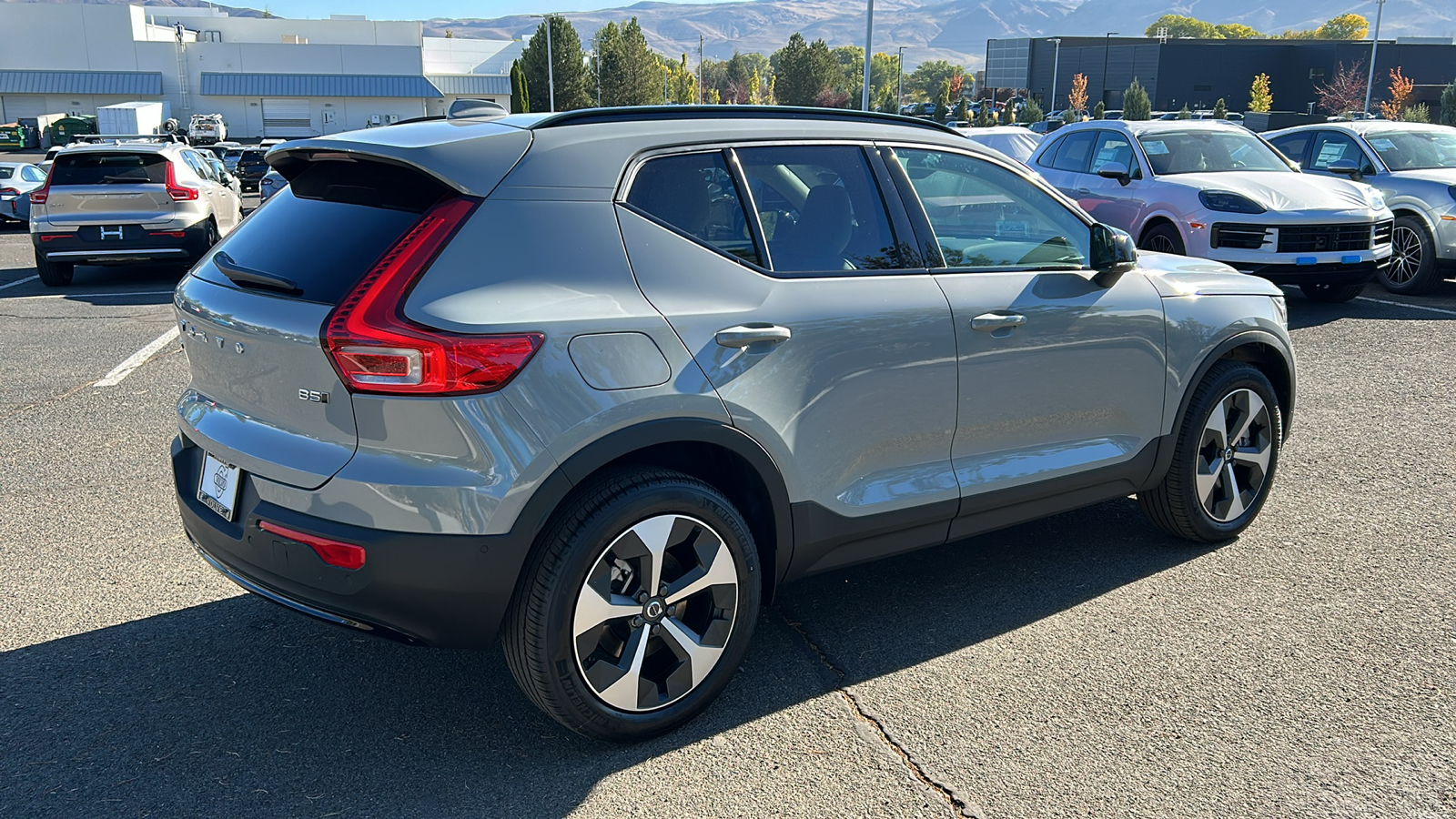 2025 Volvo XC40 Plus Dark Theme 3