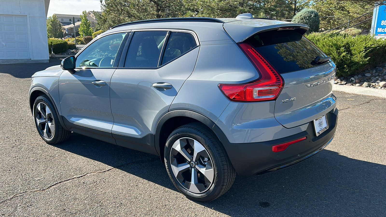 2025 Volvo XC40 Plus Dark Theme 10