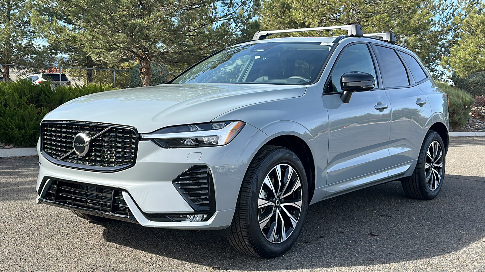 2025 Volvo XC60 Core 2