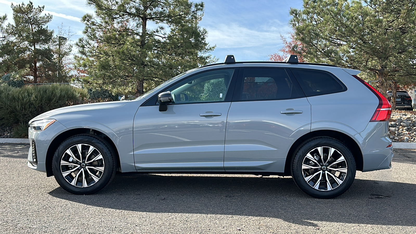 2025 Volvo XC60 Core 11