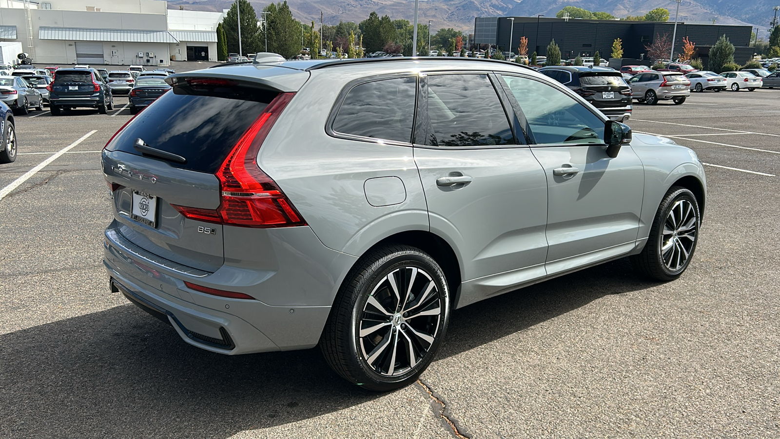 2025 Volvo XC60 Plus 3