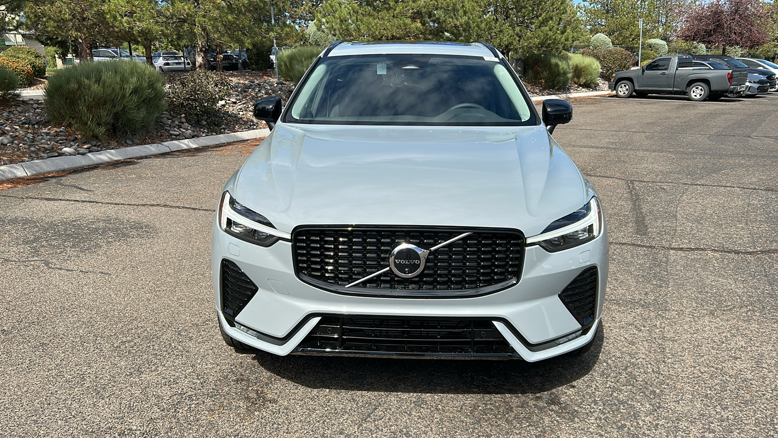 2025 Volvo XC60 Plus 6