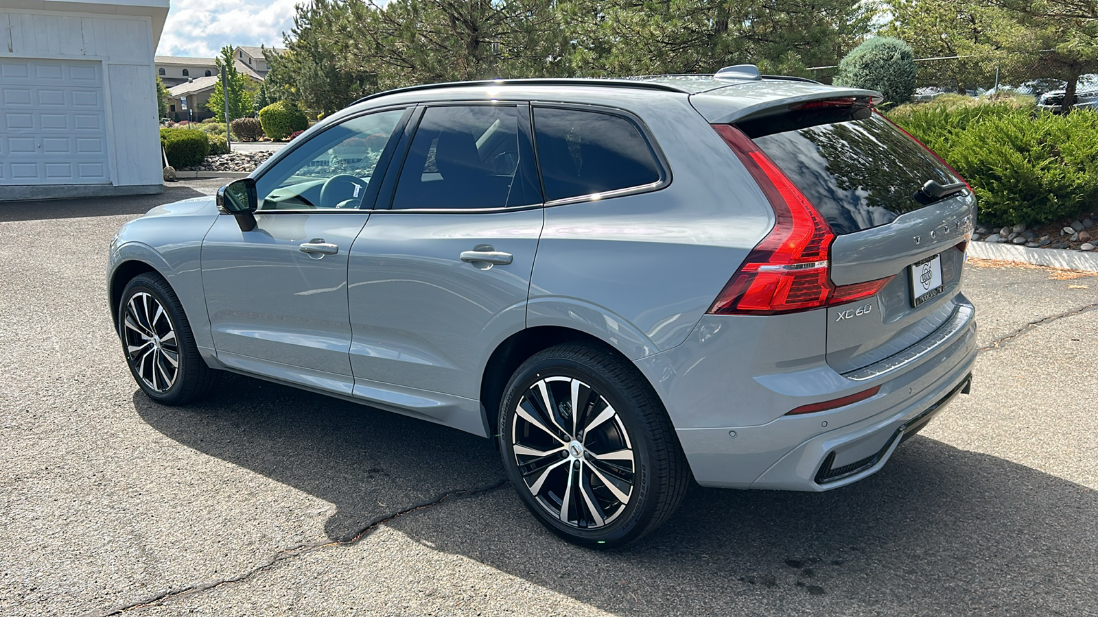 2025 Volvo XC60 Plus 10