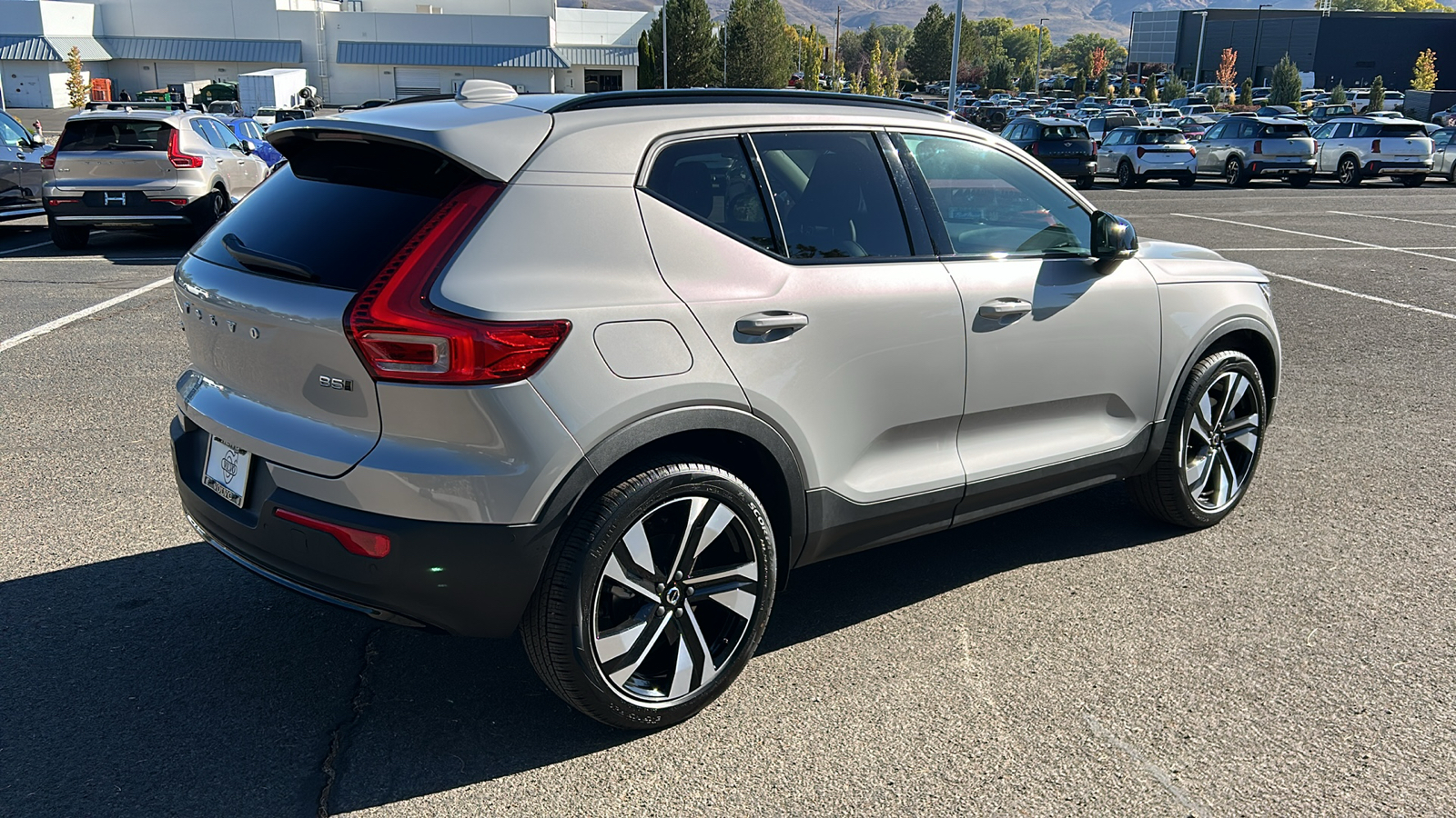 2025 Volvo XC40 Plus Dark Theme 3