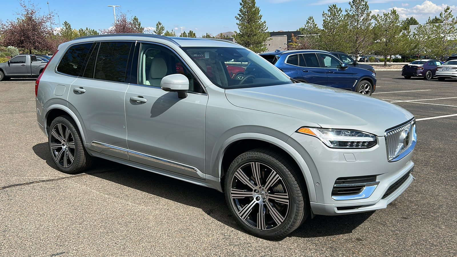 2025 Volvo XC90 Plug-In Hybrid Plus 7