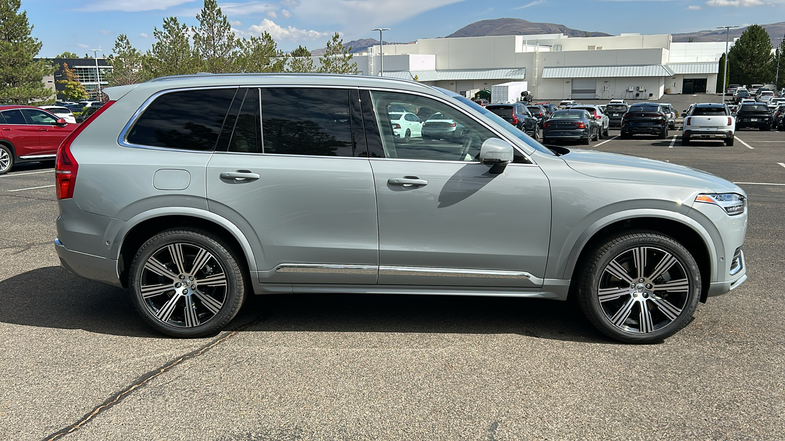 2025 Volvo XC90 Plug-In Hybrid Plus 8