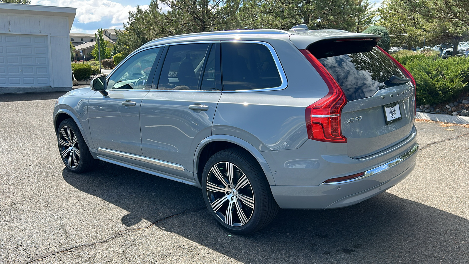 2025 Volvo XC90 Plug-In Hybrid Plus 10