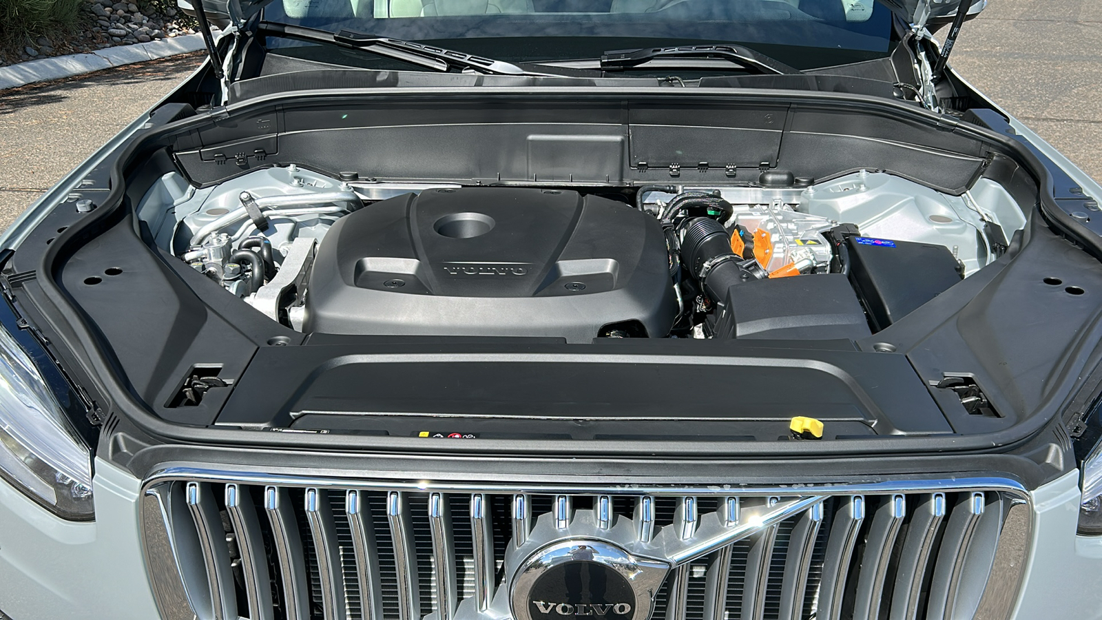 2025 Volvo XC90 Plug-In Hybrid Plus 20