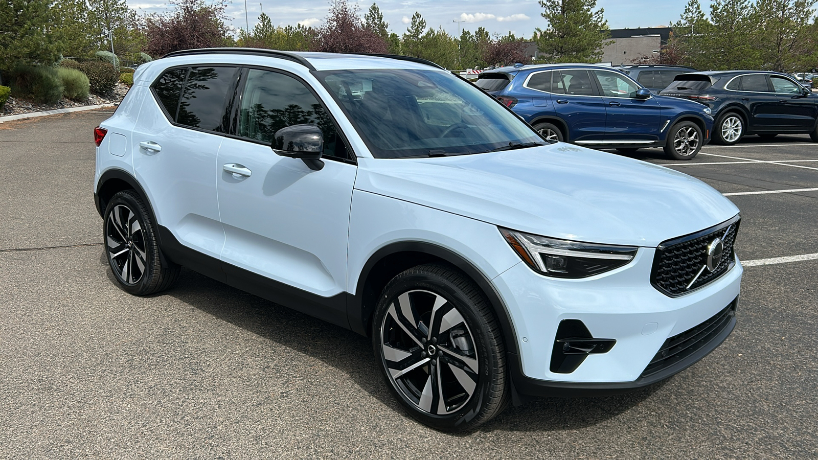 2025 Volvo XC40 Ultra Dark Theme 7