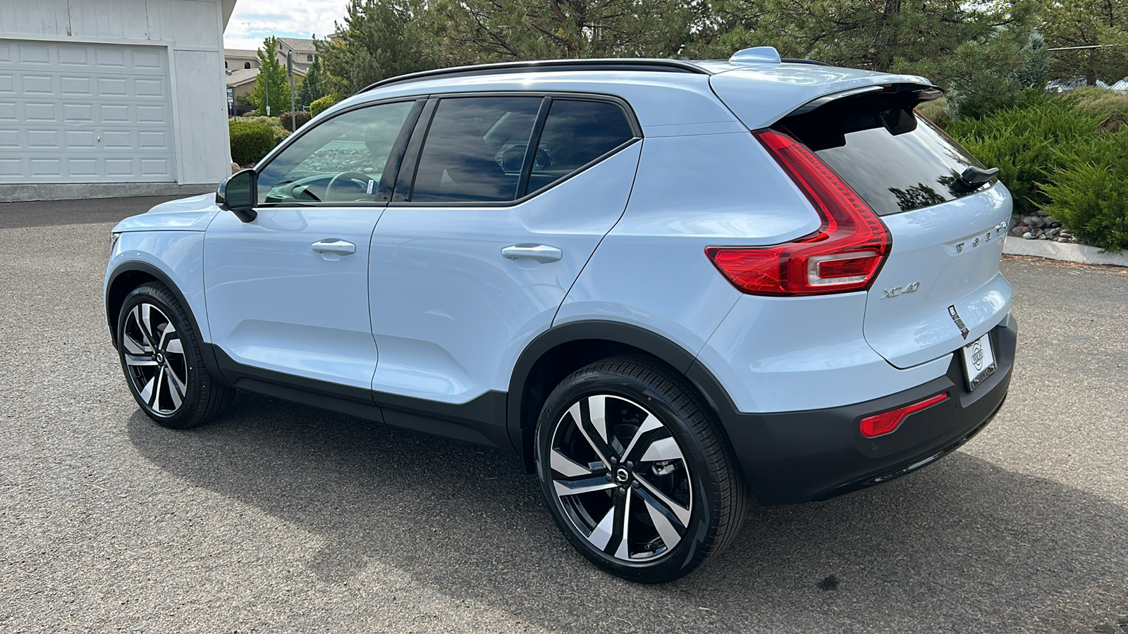 2025 Volvo XC40 Ultra Dark Theme 10