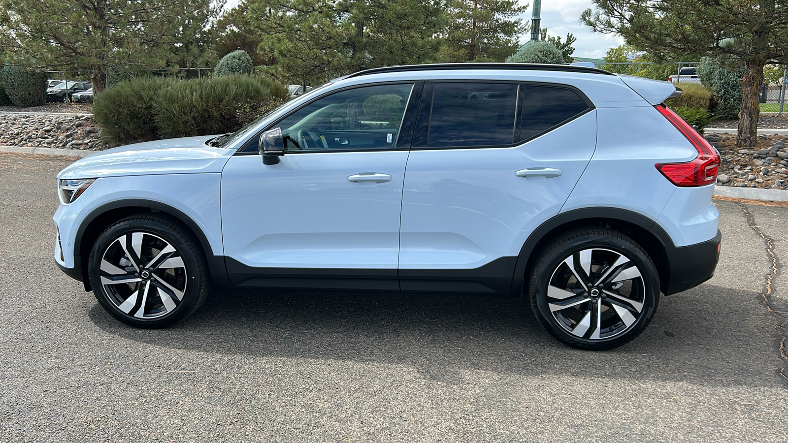 2025 Volvo XC40 Ultra Dark Theme 11