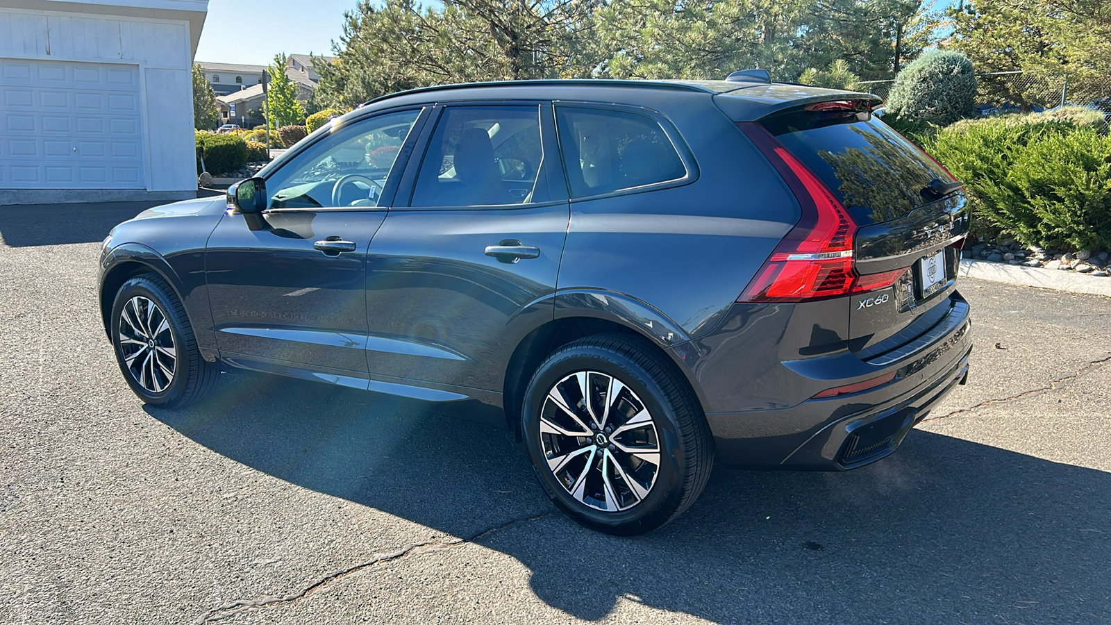 2025 Volvo XC60 Core 10