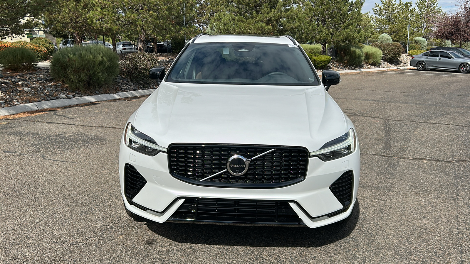 2025 Volvo XC60 Plug-In Hybrid Plus 6