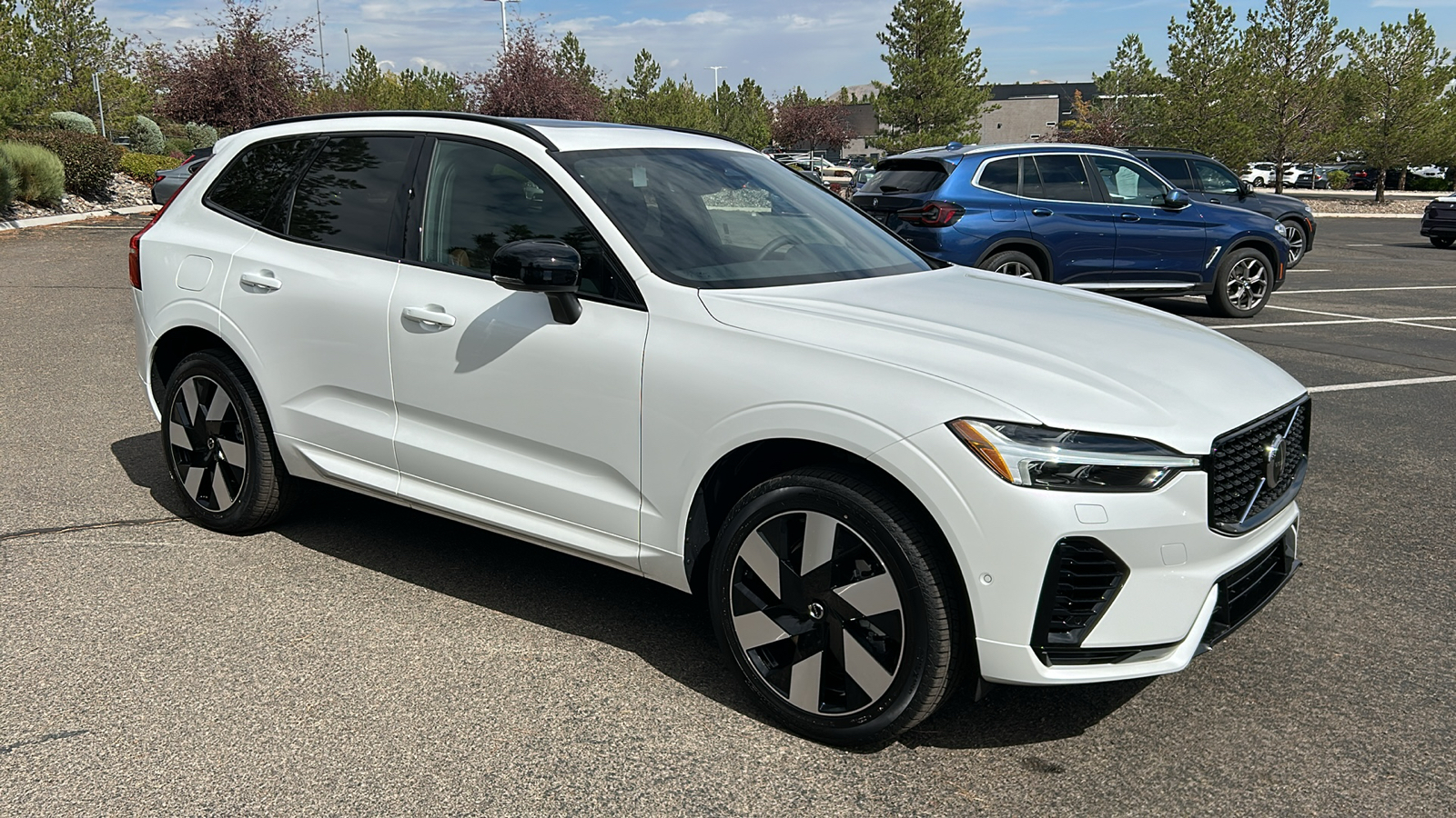 2025 Volvo XC60 Plug-In Hybrid Plus 7