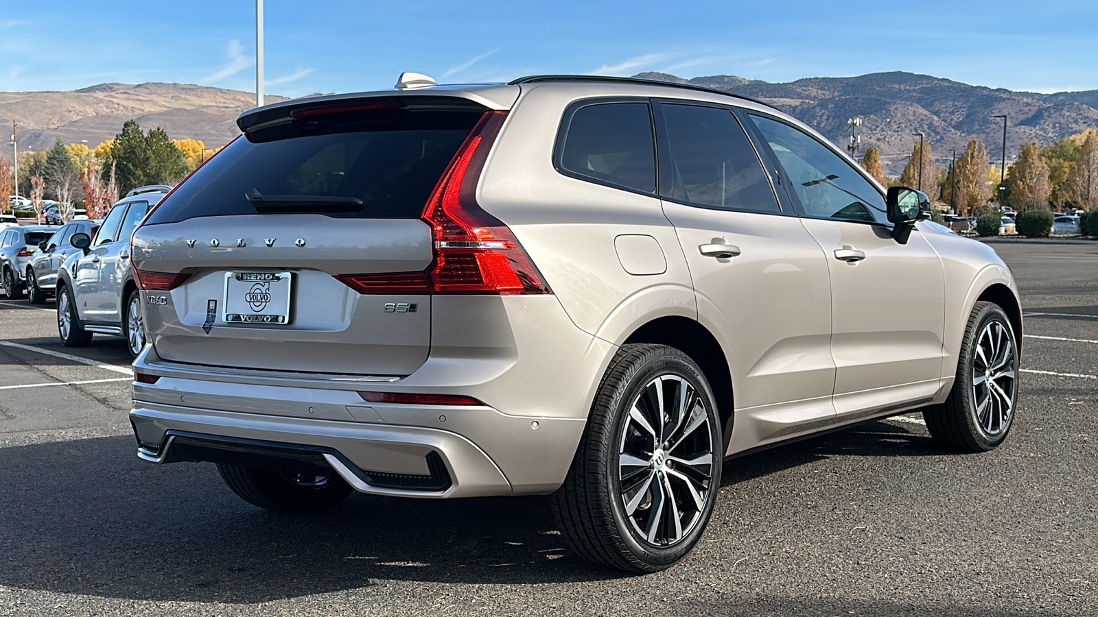 2025 Volvo XC60 Plus 3