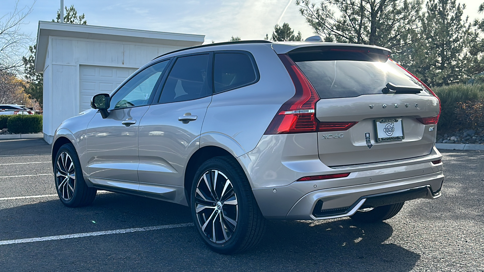 2025 Volvo XC60 Plus 10