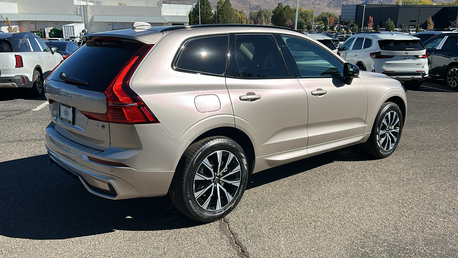 2025 Volvo XC60 Core 3