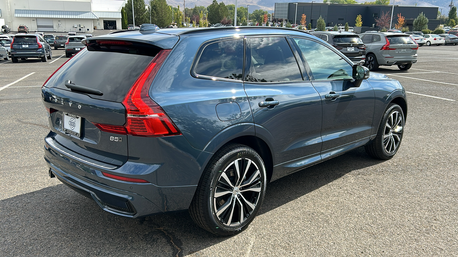 2025 Volvo XC60 Plus 3