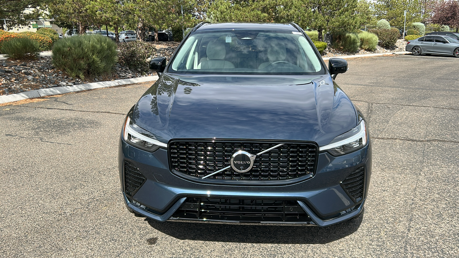 2025 Volvo XC60 Plus 6