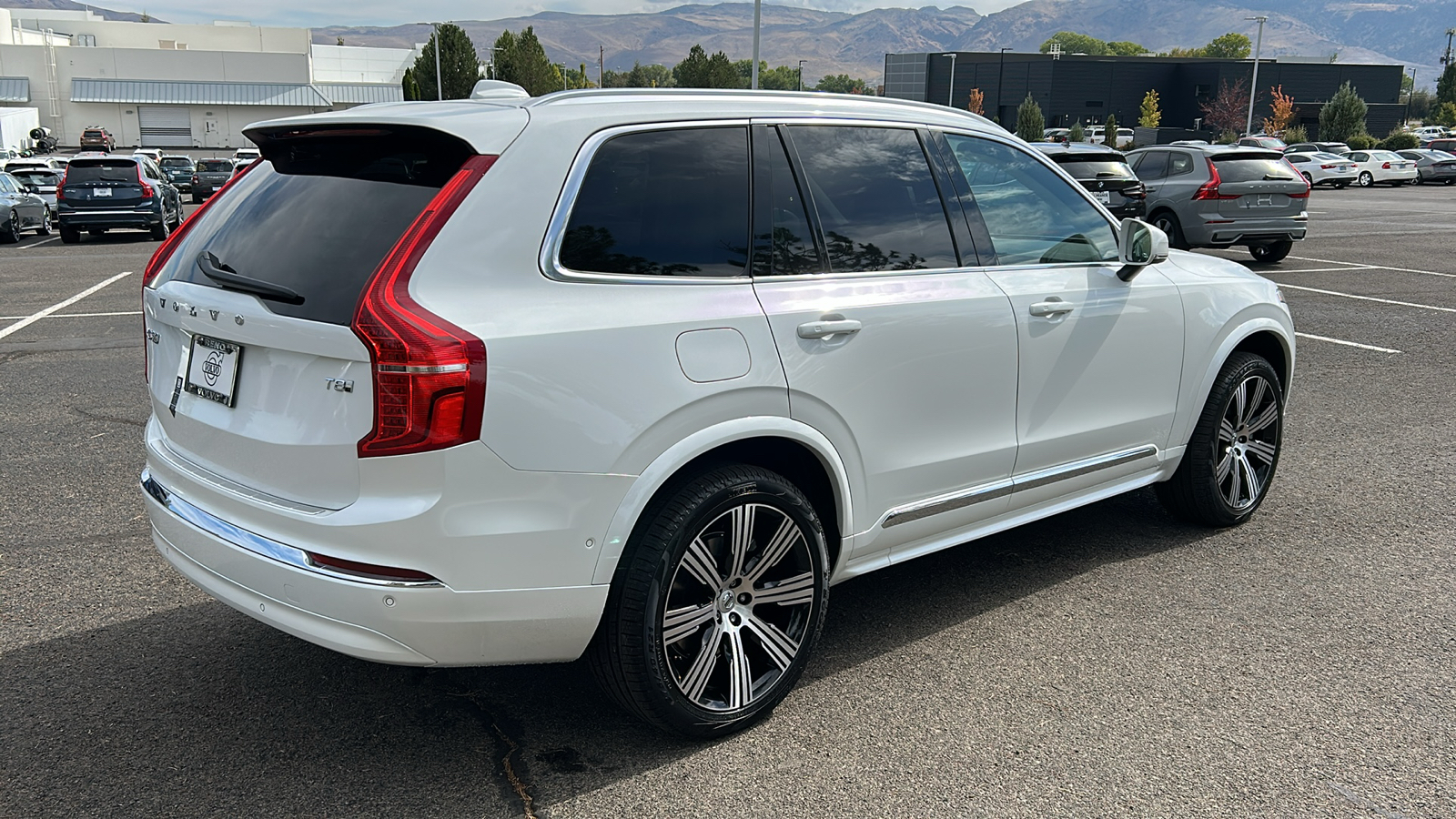 2025 Volvo XC90 Plug-In Hybrid Ultra 3