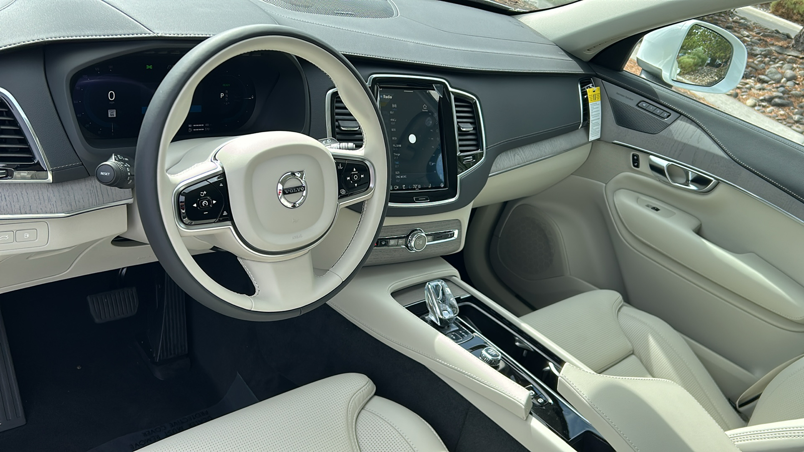 2025 Volvo XC90 Plug-In Hybrid Ultra 4