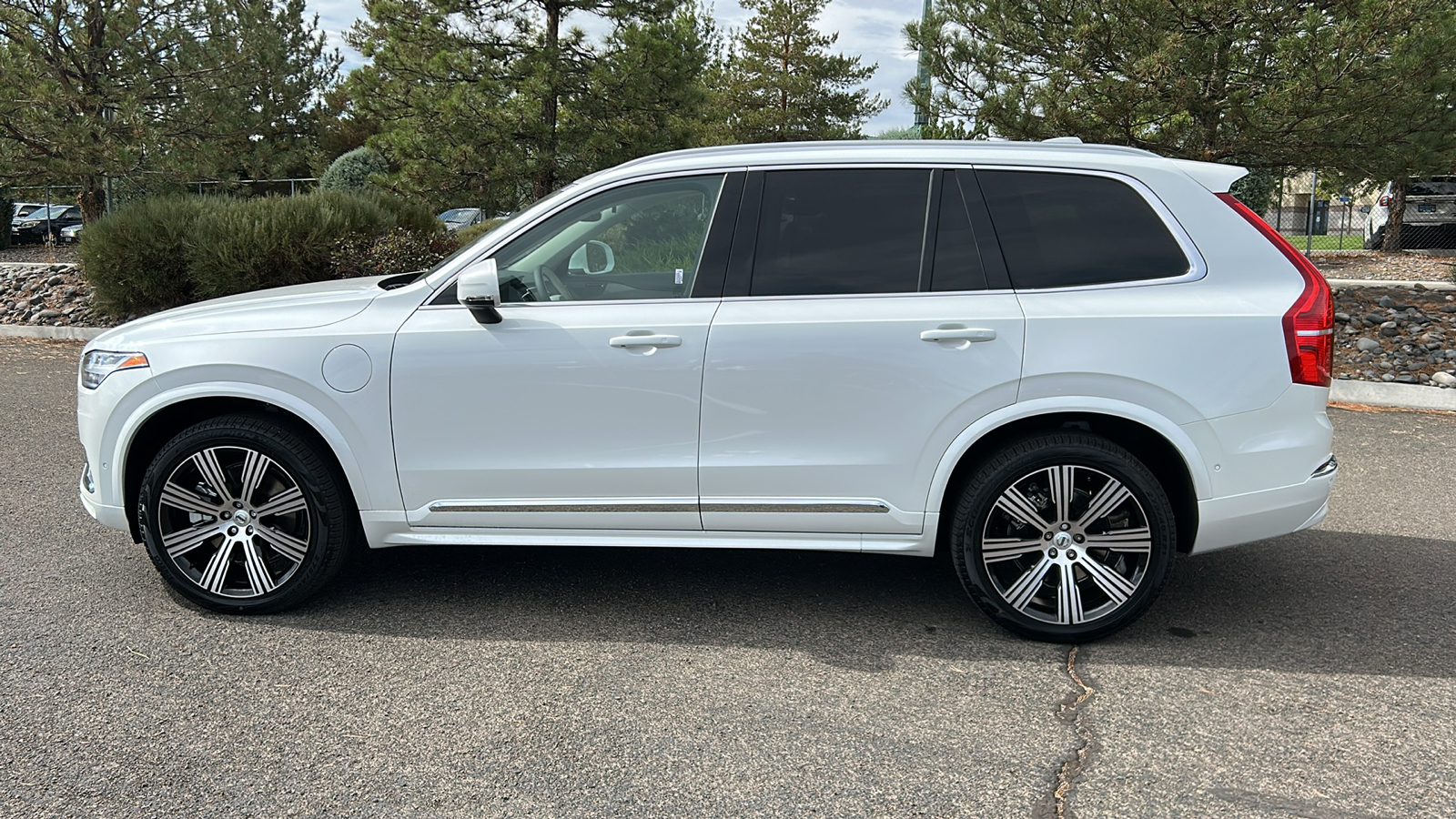 2025 Volvo XC90 Plug-In Hybrid Ultra 11